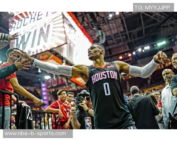 埃奇库姆表现出色近三场场均24分4板3助3断1封盖展现全面能力